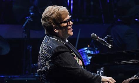 Elton John: le 11 canzoni più belle e famose 